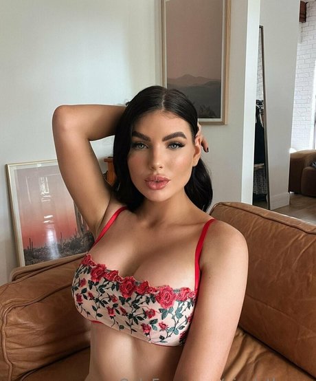 nicolethorne onlyfans posts