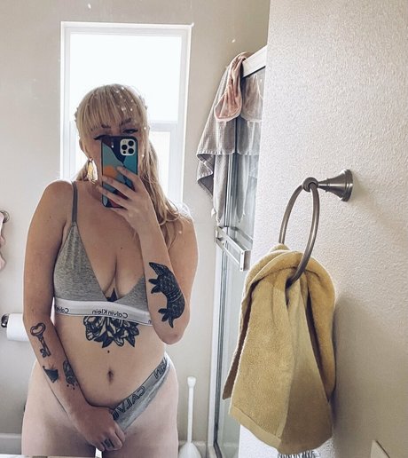 caroliiiiine onlyfans leak