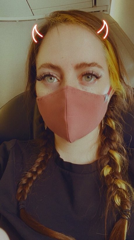 caroliiiiine free onlyfans