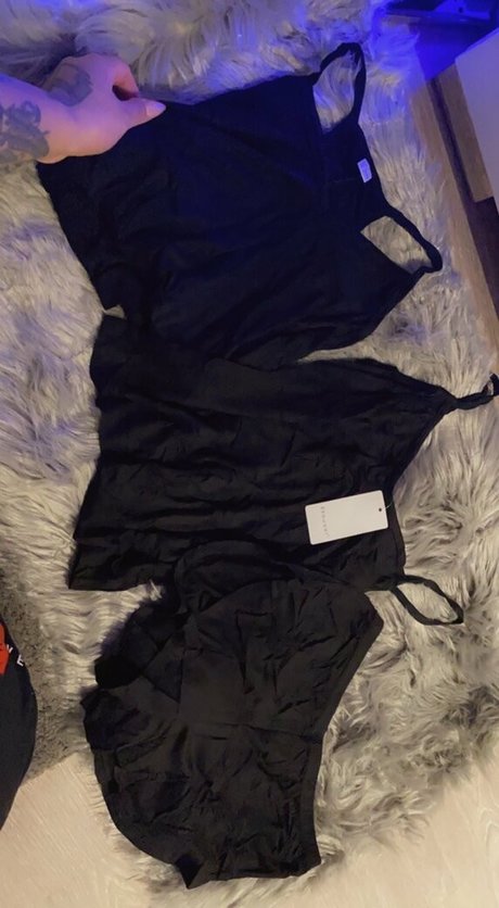 honeygold tits onlyfans