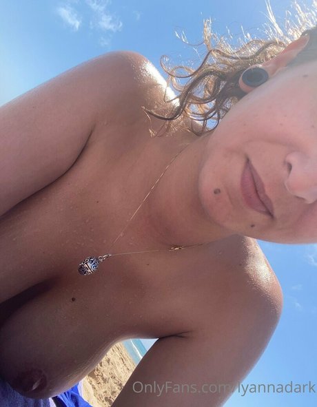 lyannadark onlyfans nude tits