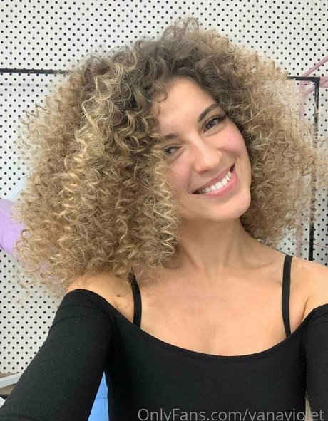 yanaviolet nude only fans