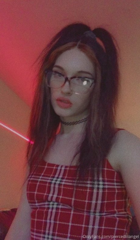 piercedlilangel en onlyfans