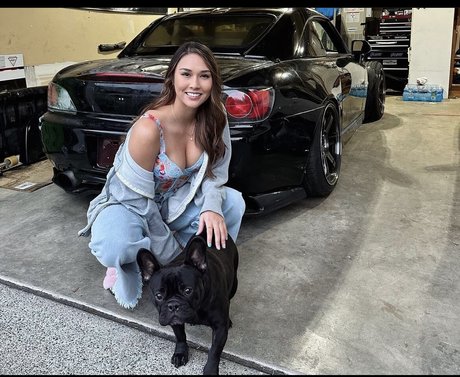 Sarah Decker nude only fans