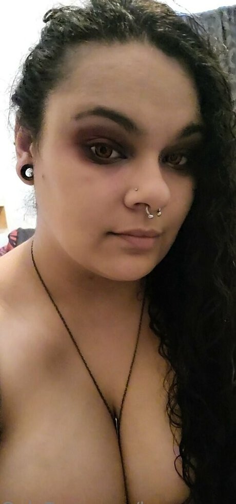 lucysemporium onlyfans topless