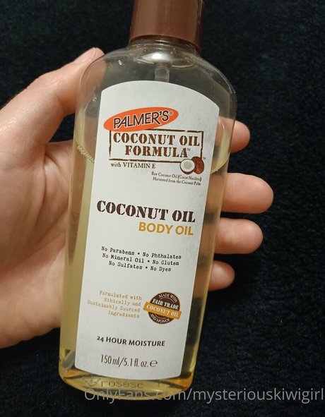 mysteriouskiwigirl nude leak onlyfans