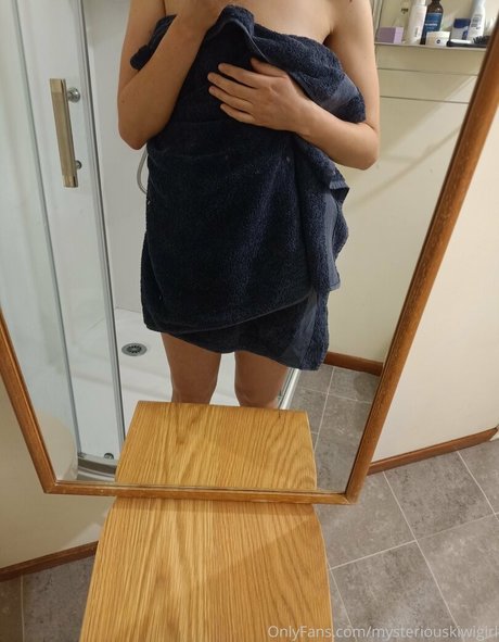 mysteriouskiwigirl only fans pics