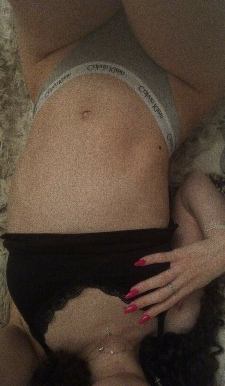 Celiaasalazarr onlyfans explicit content