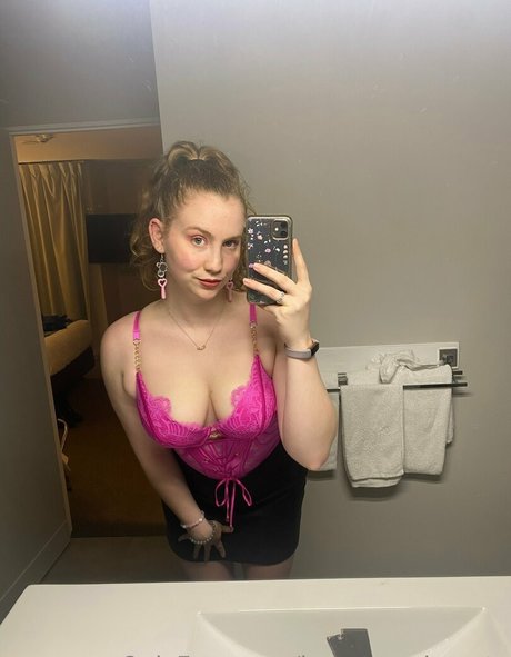 humorousbeauty onlyfans tits