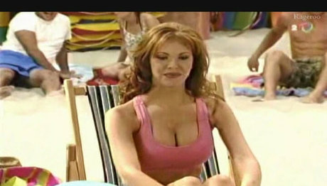 Nikki Cox onlyfans images