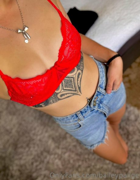 baileypaiige onlyfans model