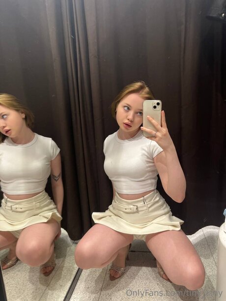 Tiny Kinyy leak onlyfans