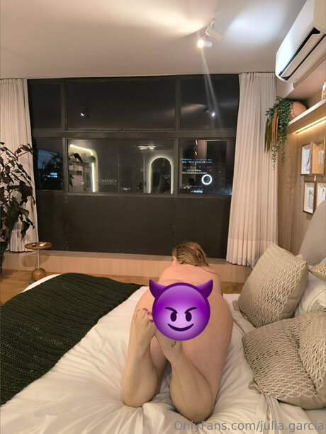 Julia Garcia onlyfans model images