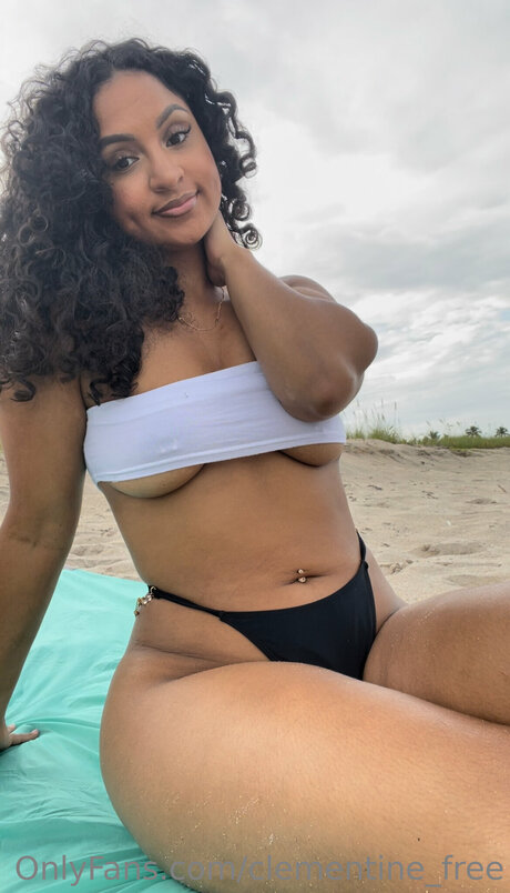 Clementine Free topless onlyfans
