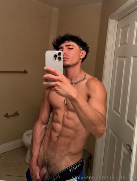 U51104204 onlyfans naked leaked