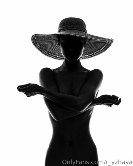 R Yzhaya leaked naked onlyfans