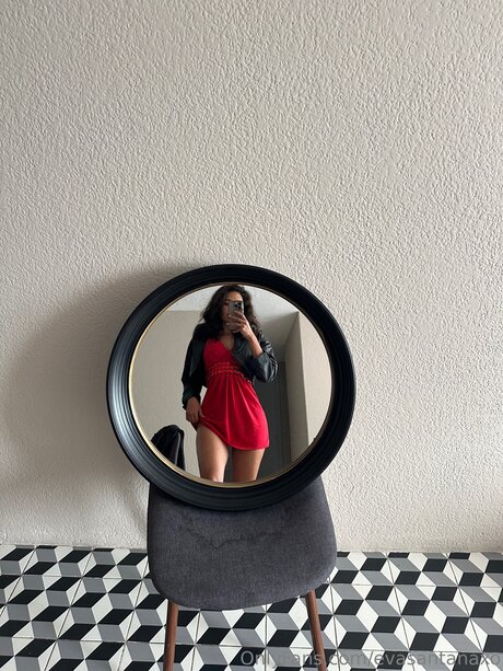 Evasantanaxo onlyfans pictures