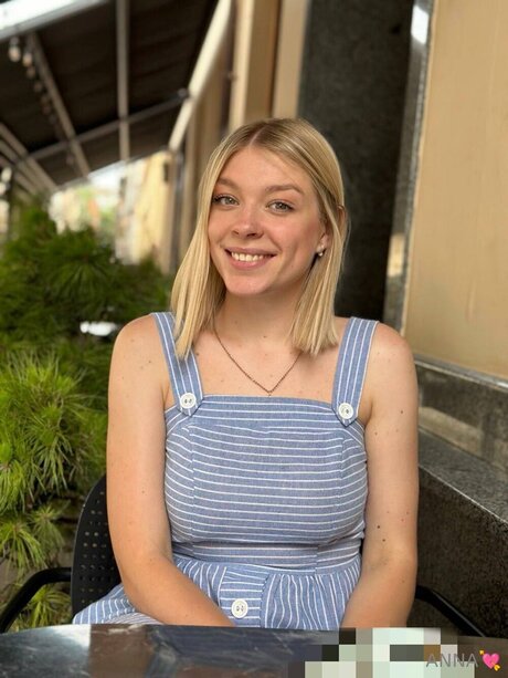 Miss Annaxxxx onlyfans model images