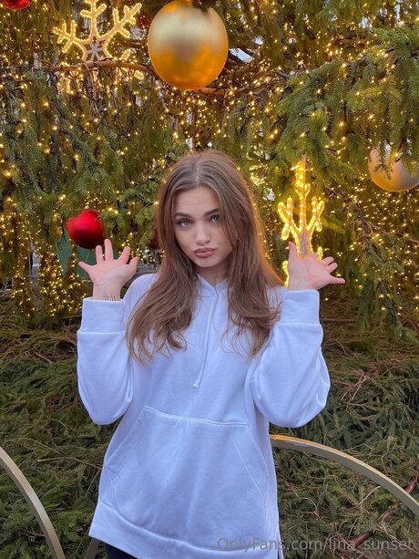 Lina Sunset ass onlyfans