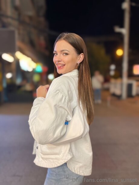 Lina Sunset onlyfans ass