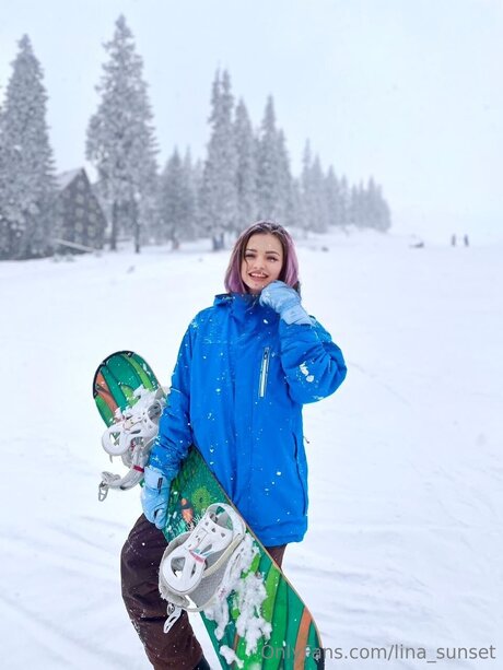 Lina Sunset ass onlyfans