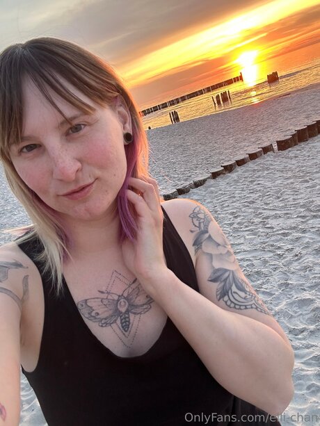 Elli Chan onlyfans lean