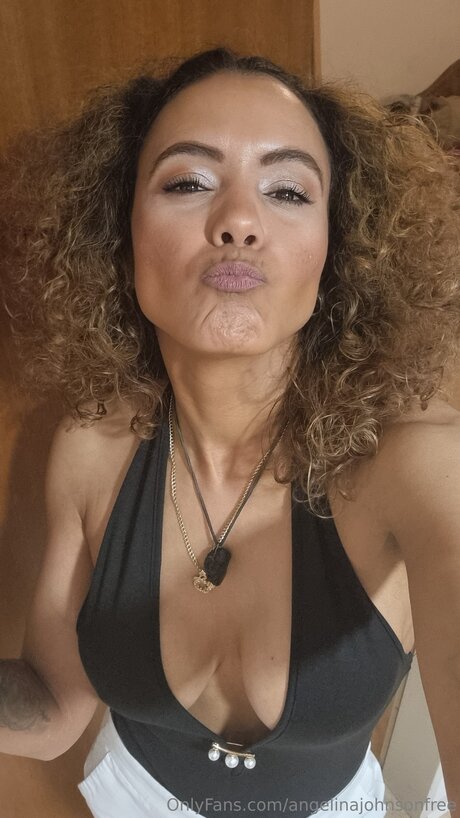 Angelinajohnsonfree onlyfans nude photos