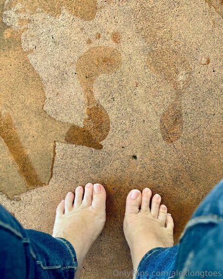 Alexlongtoes nude onlyfans pics