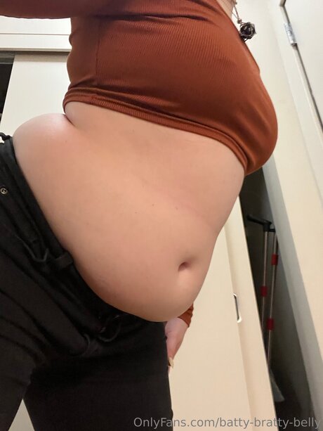 Batty Bratty Belly onlyfans nide