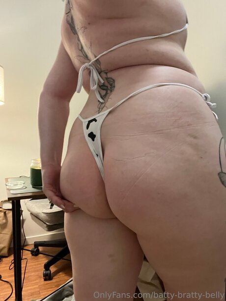Batty Bratty Belly onlyfans pictures