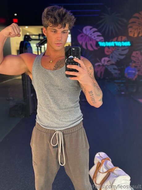 Leosvault onlyfans leajs
