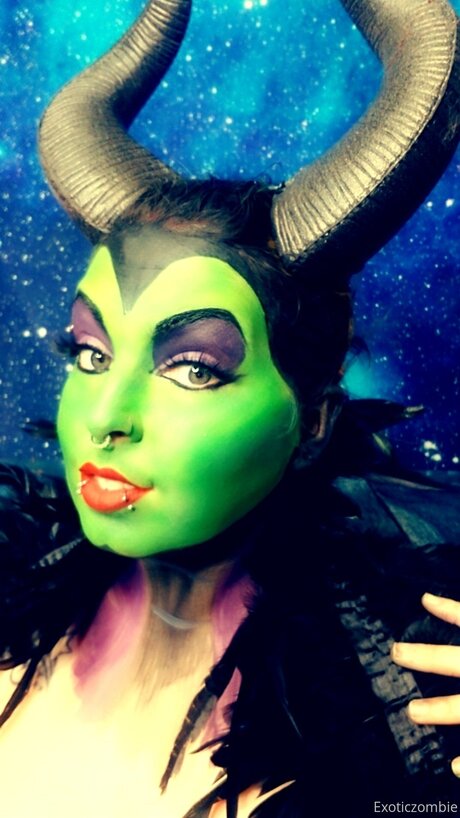 Exoticzombiefree onlyfans leak ass