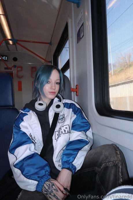 Tinaredd is on onlyfans