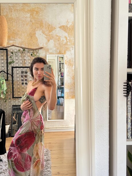 Kaira Xaen onlyfans model