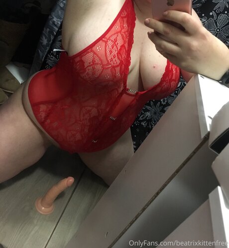 Beatrixkittenfree onlyfans model photo