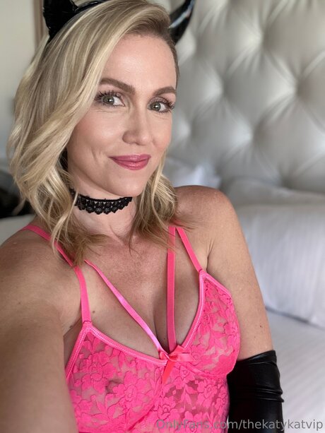 Thekatykatvip onlyfans photos