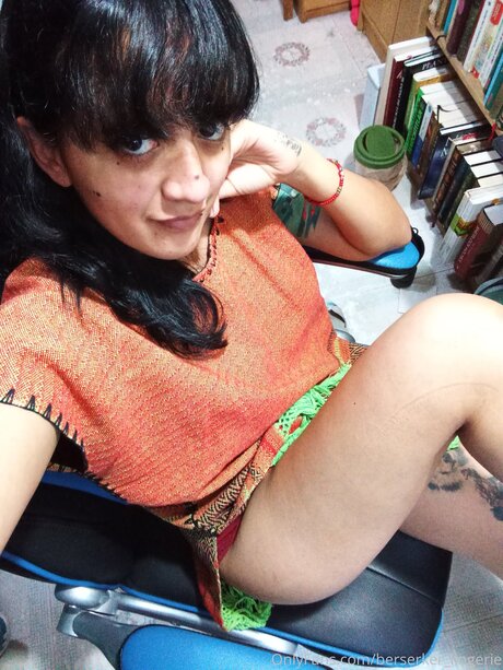 Berserker Lingerie onlyfans desnuda