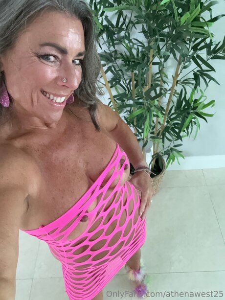 Athenawest25 onlyfans archives