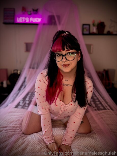 Thenamelessghuleh onlyfans nude tits