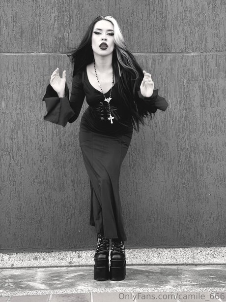Camile 666 onlyfans picture