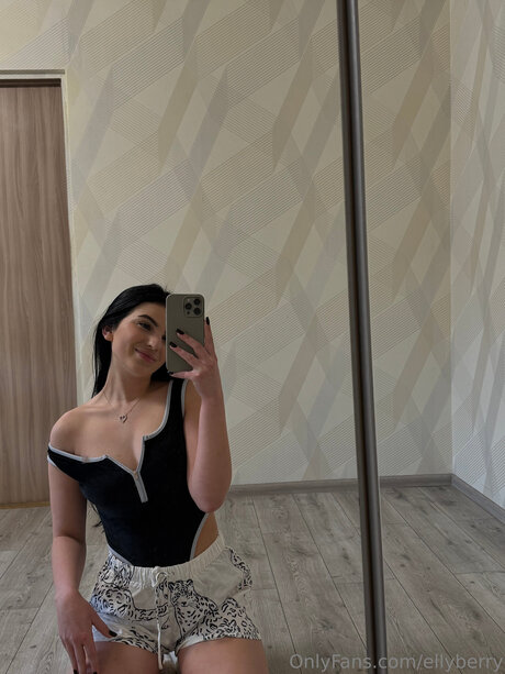 Ellyberry onlyfans strip