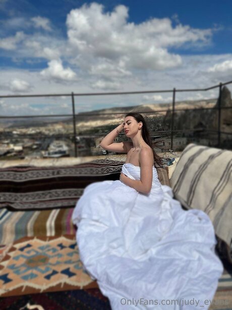 Judy Evans naked onlyfans pics