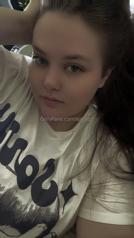 Aliceqii naked onlyfans leaked