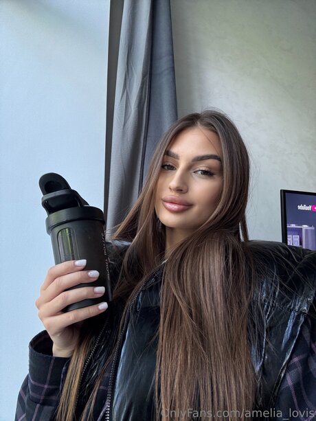 Amelia Lovis onlyfans model photo