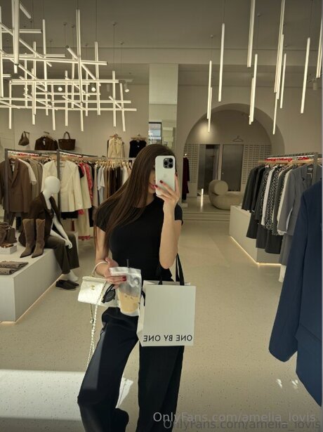 Amelia Lovis onlyfans nude porn