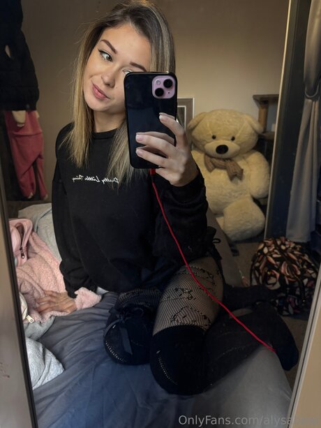 Alysabear is on onlyfans