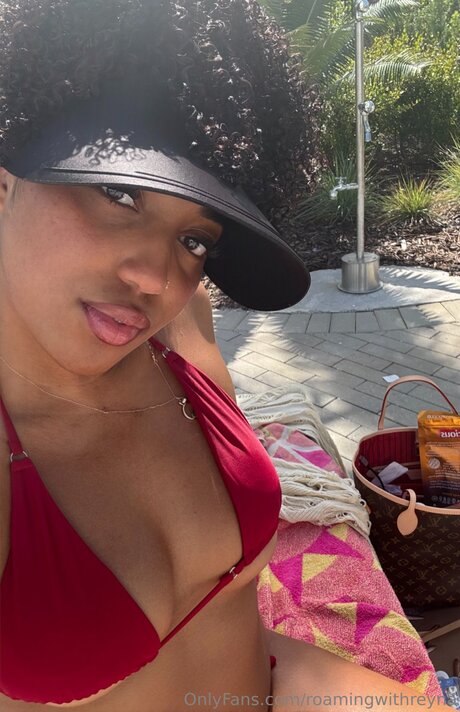 Roamingwithreyna onlyfans fotos