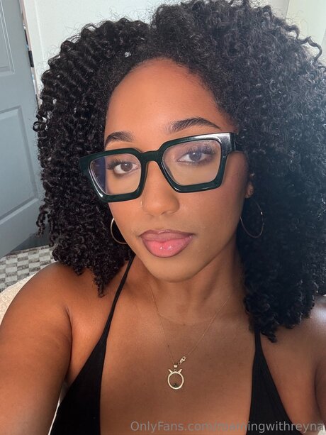 Roamingwithreyna onlyfans nude content