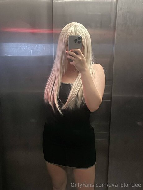 Eva Blondee onlyfans model images