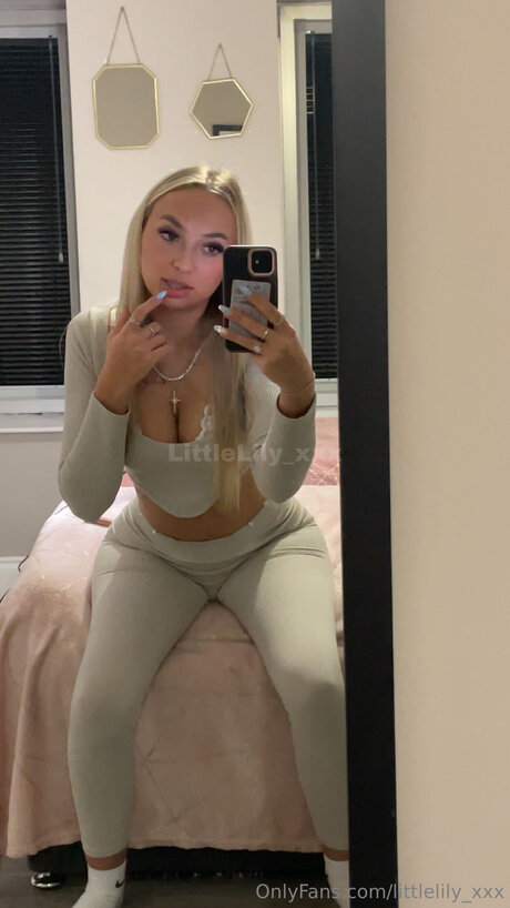 Littlelily Xxx onlyfans leak fuck